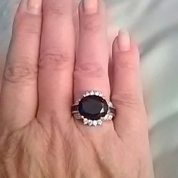 .925 Sterling Silver Sapphire Ring. - Picture 3 of 3